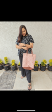 Load image into Gallery viewer, JHOLA BAG - PEACH PRINT
